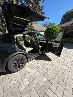 2023 Tesla Model X Base