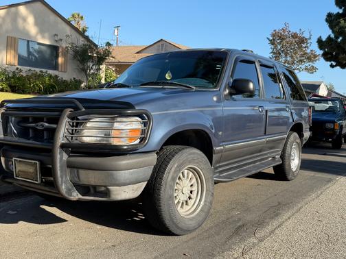 Blue 1998 Ford Explorer XLT