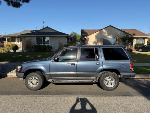Blue 1998 Ford Explorer XLT