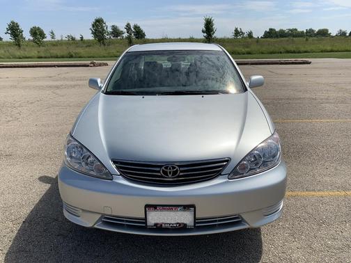 Silver 2006 Toyota Camry LE