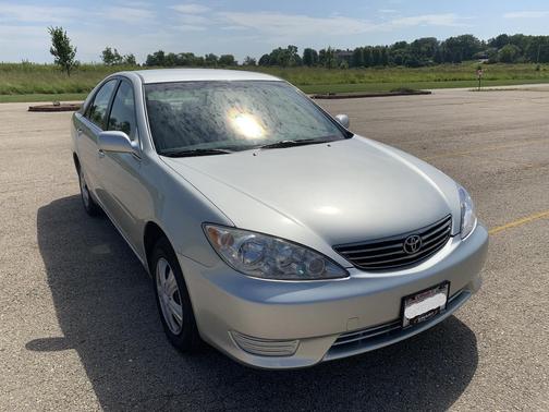 Silver 2006 Toyota Camry LE