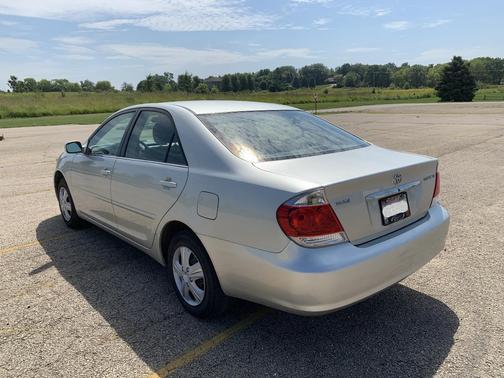 Silver 2006 Toyota Camry LE