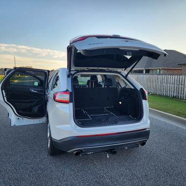White 2016 Ford Edge Titanium