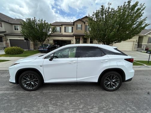 White 2022 Lexus RX 350 F SPORT Handling