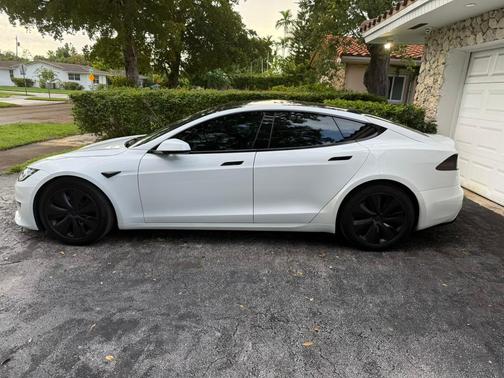 2022 Tesla Model S Long Range
