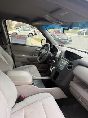 Gray 2011 Honda Pilot EX