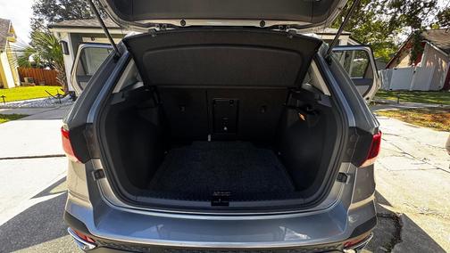 Gray 2022 Volkswagen Taos 1.5T SE