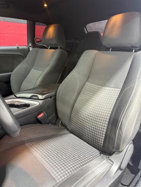 White 2019 Dodge Challenger SXT