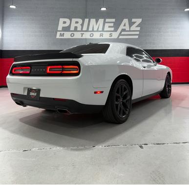 White 2019 Dodge Challenger SXT