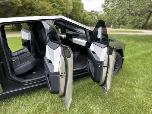 2024 Tesla Cybertruck AWD
