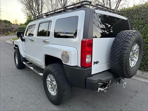 2006 Hummer H3 Base