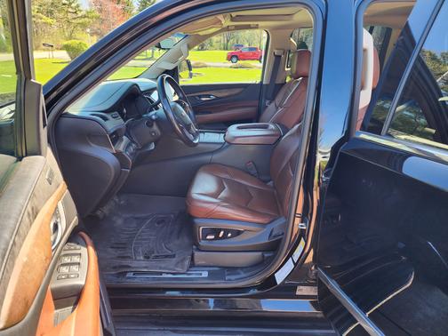 2019 Cadillac Escalade ESV Luxury