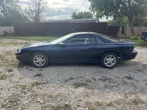2000 Chevrolet Camaro Base