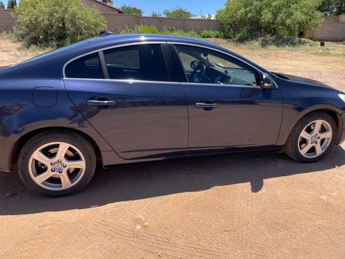 Blue 2013 Volvo S60 T5