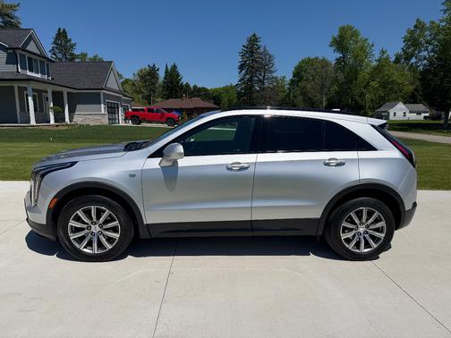 Silver 2019 Cadillac XT4 Sport