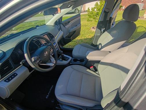 Gray 2020 Hyundai ELANTRA SEL