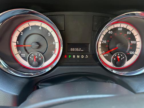 Gray 2018 Dodge Grand Caravan SE