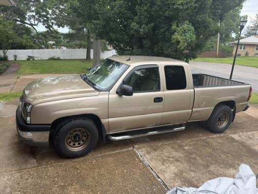 Gold 2004 Chevrolet Silverado 1500 LS Extended Cab