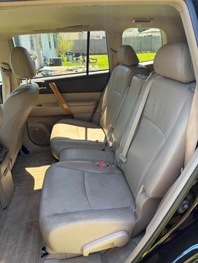 Black 2010 Toyota Highlander Hybrid Limited