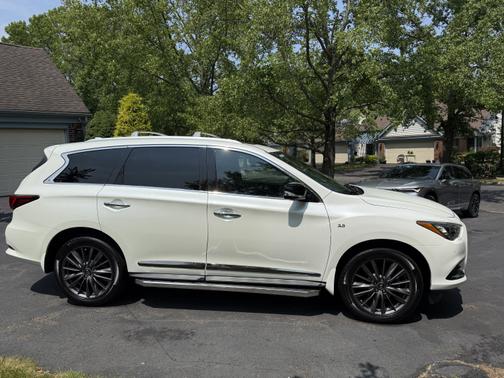 2020 INFINITI QX60 LUXE