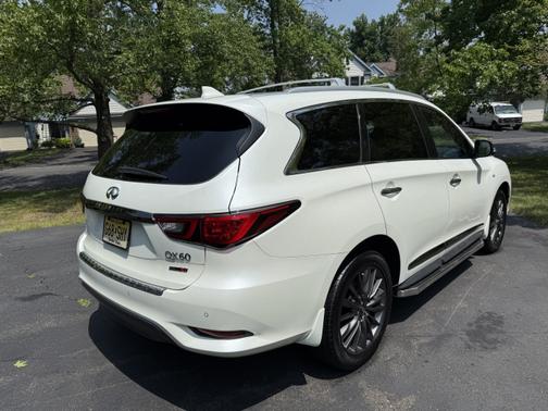 2020 INFINITI QX60 LUXE