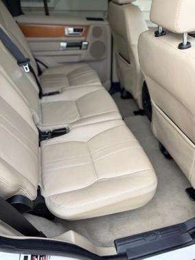 Beige 2010 Land Rover LR4 Base