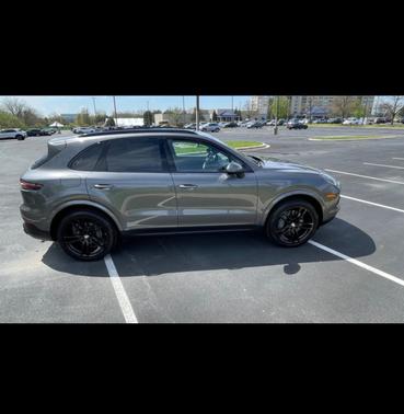 Gray 2019 Porsche Cayenne Cayenne S