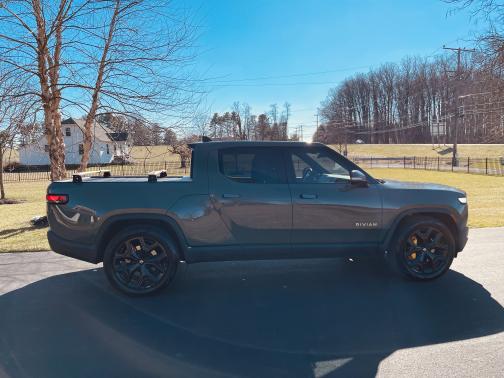 2022 Rivian R1T Launch Edition