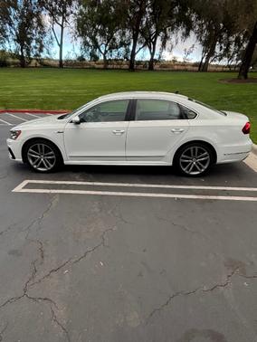 White 2017 Volkswagen Passat 1.8T R-Line w/Comfort