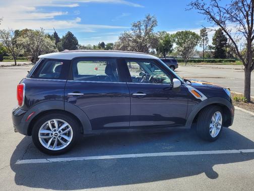 2012 MINI Cooper Countryman Base