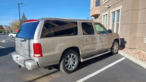 2004 Cadillac Escalade ESV Platinum Edition