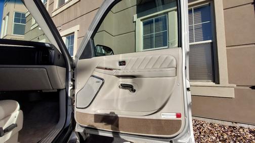 2004 Cadillac Escalade ESV Platinum Edition