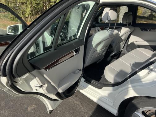 2011 Mercedes-Benz C-Class C 300 4MATIC Sport