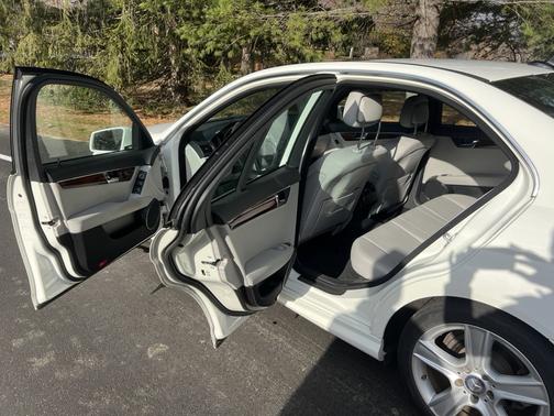 2011 Mercedes-Benz C-Class C 300 4MATIC Sport