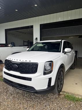 White 2021 Kia Telluride EX