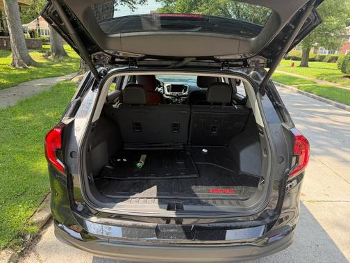 Black 2023 GMC Terrain SLE