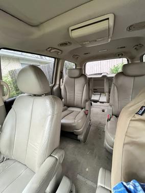 2007 Hyundai Entourage Limited