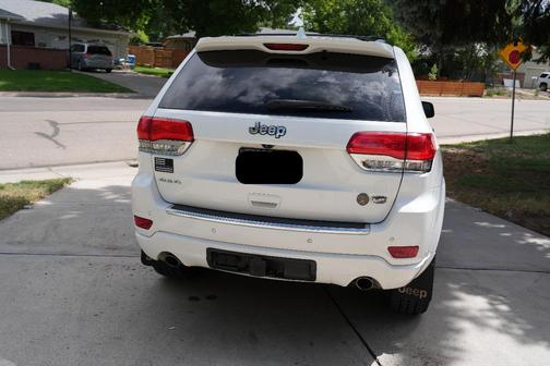 White 2014 Jeep Grand Cherokee Overland
