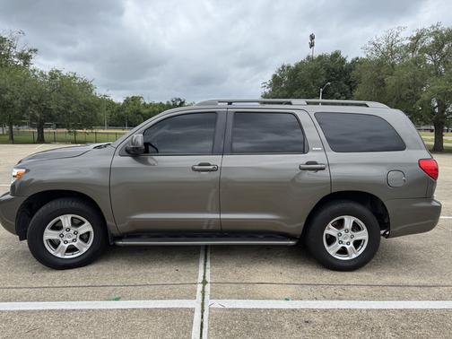 2008 Toyota Sequoia SR5