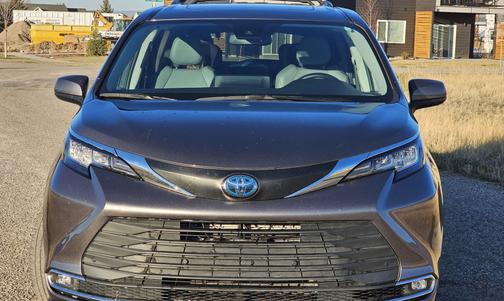 2021 Toyota Sienna XLE