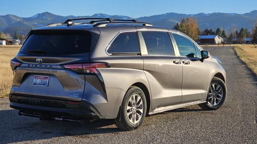 2021 Toyota Sienna XLE