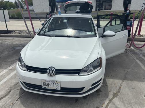 2016 Volkswagen Golf TSI S 4-Door