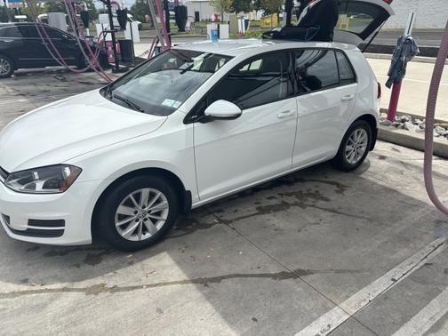 2016 Volkswagen Golf TSI S 4-Door