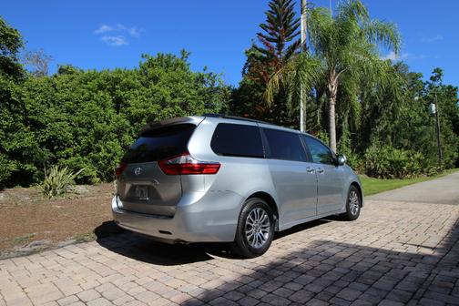 Silver 2020 Toyota Sienna XLE Auto Access Seat