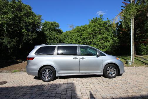 Silver 2020 Toyota Sienna XLE Auto Access Seat