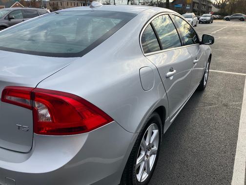 2016 Volvo S60 T5 Drive-E Premier