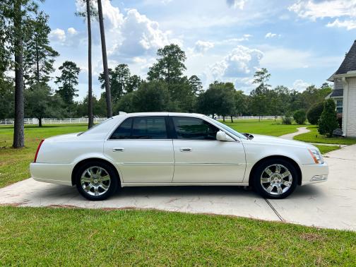 2011 Cadillac DTS Platinum Collection