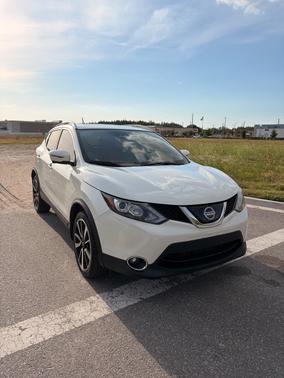White 2019 Nissan Rogue Sport SL