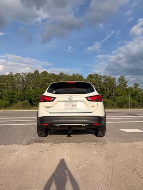 White 2019 Nissan Rogue Sport SL
