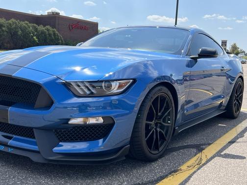 2019 Ford Shelby GT350 Base